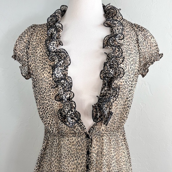 Y2k Sunny Leigh Leopard Print Sheer Ruffle Front Half Button Down V Neck Top - Picture 2 of 11
